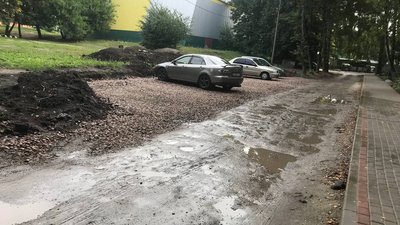 "Закінчились гроші" - у Сумах зупинили ремонт прибудинкових територій