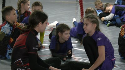Поліна Ковиринова, Аліна Ковирнова та Дарина Сакович — спортсменки-переможниці змагань у Польщі Поліна Ковиринова, Аліна Ковирнова та Дарина Сакович — спортсменки-переможниці змагань у Польщі