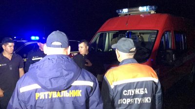 Хлопчика з Буковини, що впав у Черемош у Тюдові, розшукують другий день