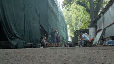 Друкарня Фесенка в Одесі: на територію заїхала техніка, місцеві кажуть про демонтаж пам'ятки Друкарня Фесенка в Одесі: на територію заїхала техніка, місцеві кажуть про демонтаж пам'ятки
