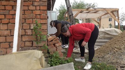 Будують дім для Степана Коцюба, який втратив ноги на війні Будують дім для Степана Коцюба, який втратив ноги на війні