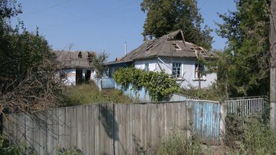 Поранена дитина та згорілі й зруйновані хати: наслідки російської атаки на Хмельниччині Поранена дитина та згорілі й зруйновані хати: наслідки російської атаки на Хмельниччині