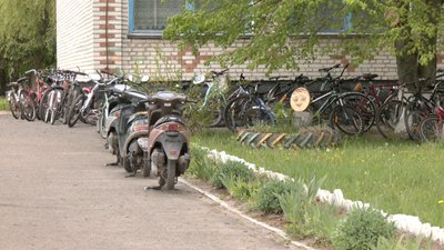 Великі каструлі борщу і пральна машинка, що не відпочиває: як живе багатодітне село Бірки на Волині Великі каструлі борщу і пральна машинка, що не відпочиває: як живе багатодітне село Бірки на Волині