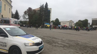 Велопробіг, мегалистівка та патріотична акція: як лучани відзначали день міста Велопробіг, мегалистівка та патріотична акція: як лучани відзначали день міста