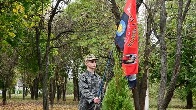 У селі Федірки на Кіровоградщині відкрили козацький хрест і посадили алею на честь двох загиблих бійців У селі Федірки на Кіровоградщині відкрили козацький хрест і посадили алею на честь двох загиблих бійців