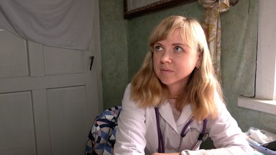 До Новоселівки, що біля Чернігова, приїхали лікарі, щоб оглянути дітей До Новоселівки, що біля Чернігова, приїхали лікарі, щоб оглянути дітей