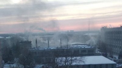 На заводі "Хартрон" у Харкові 25 рятувальників гасять пожежу