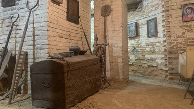 "Печера настоятеля": у селі на Черкащині священник під церквою копає підземний хід "Печера настоятеля": у селі на Черкащині священник під церквою копає підземний хід