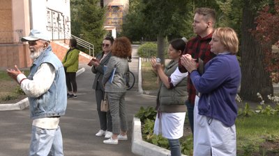 Музика для онкохворих: черкаські музиканти грали для пацієнтів диспансеру