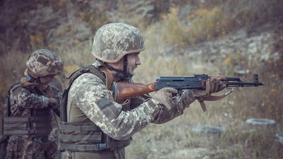 Український військовослужбовець, армія, фронт