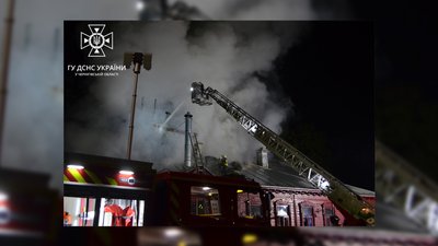 Площа пожежі 500 квадратних метрів: у Чернігові вночі горів ресторан "Хряк" Площа пожежі 500 квадратних метрів: у Чернігові вночі горів ресторан "Хряк"