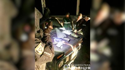 Автоматична зброя з глушником та набоям: жителя Чернігівщини підозрюють у незаконному зберіганні зброї та боєприпасів Автоматична зброя з глушником та набоям: жителя Чернігівщини підозрюють у незаконному зберіганні зброї та боєприпасів