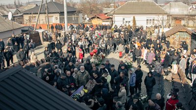 У Мукачеві попрощалися з полеглим воїном Золтаном Попом У Мукачеві попрощалися з полеглим воїном Золтаном Попом