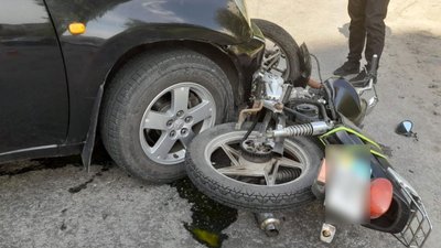 У Полтаві на вулиці Кагамлика в аварії травмувався мотоцикліст У Полтаві на вулиці Кагамлика в аварії травмувався мотоцикліст