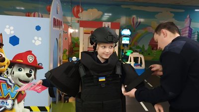 У Тернополі в дитячому розважальному центрі провели урок безпеки У Тернополі в дитячому розважальному центрі провели урок безпеки