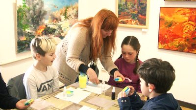 У Вінниці дітей-переселенців навчили виготовляти патріотичне мило