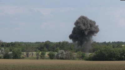 Дніпропетровщина: як на лінії зіткнення рятувальники розміновують фермерські поля