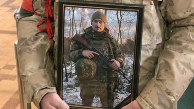 У Луцьку попрощалися із 34-річним воїном Едуардом Ковальчуком
