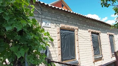 Чотири місяці після ракетного удару: як у Лозовій на Харківщині відновлюють пошкоджені будинки Чотири місяці після ракетного удару: як у Лозовій на Харківщині відновлюють пошкоджені будинки