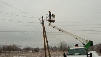 ДТЕК відновлює енергопостачання після негоди в Донецькій області