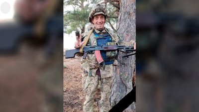 На Чернігівщині попрощалися з бійцями, які загинули захищаючи Україну На Чернігівщині попрощалися з бійцями, які загинули захищаючи Україну