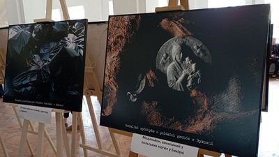 Фотовиставка Кшиштофа Хейке "Не тільки Катинь…" Фотовиставка Кшиштофа Хейке "Не тільки Катинь…"