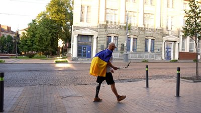 Петро Дудник йде пішки до Хмельницького