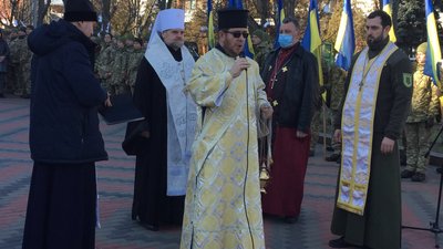 Черкасці вшанували пам'ять Героїв Небесної Сотні Черкасці вшанували пам'ять Героїв Небесної Сотні