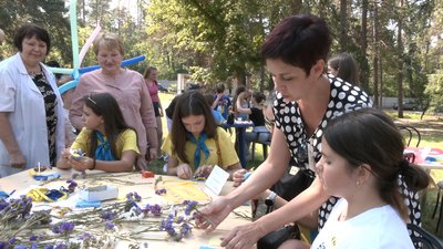 Спорт та майстер-класи: в черкаському санаторії напередодні навчального року організували свято для дітей-переселенців Спорт та майстер-класи: в черкаському санаторії напередодні навчального року організували свято для дітей-переселенців
