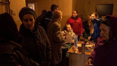 "Приймали людей там, де немає лікарів". Терапевтка з Буковини розповіла, як лікувала людей на сході "Приймали людей там, де немає лікарів". Терапевтка з Буковини розповіла, як лікувала людей на сході