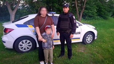 у громаді на Чернігівщині розшукали батьків 5-річного хлопчика, який загубився