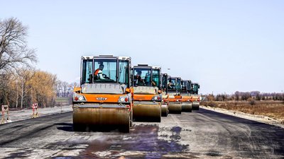 На Чернігівщині на «київській» трасі відновили дорожні роботи На Чернігівщині на «київській» трасі відновили дорожні роботи