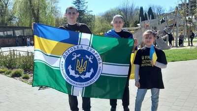 У Франківську відбулася акція "Free Azov" на підтримку військовополонених У Франківську відбулася акція "Free Azov" на підтримку військовополонених