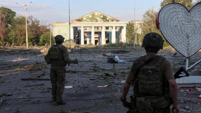 Українські військові у місті Добропілля