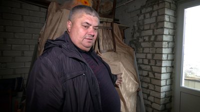 "Зовні зробили, а всередині розходяться стіни": як ремонтують гуртожиток в мікрорайоні Бобровиця у Чернігові "Зовні зробили, а всередині розходяться стіни": як ремонтують гуртожиток в мікрорайоні Бобровиця у Чернігові