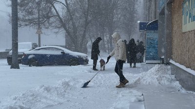 Снігопад у Дніпрі: як влада та містяни борються з негодою