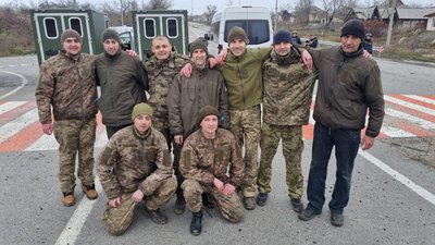 З російського полону звільнили двох військових з одеської бригади