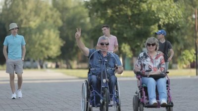 Борис Козела з Хмельниччини щодня на візку долає не менше 15 кілометрів