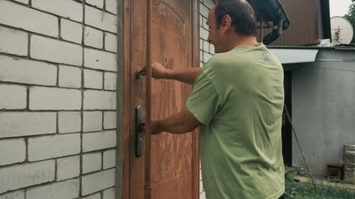 Скотчем і молитвою: якими методами закриті центри "реабілітують" хворих на алкоголізм і наркоманію Скотчем і молитвою: якими методами закриті центри "реабілітують" хворих на алкоголізм і наркоманію