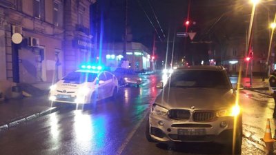 В центрі Одеси сталася ДТП: двох людей госпіталізували В центрі Одеси сталася ДТП: двох людей госпіталізували