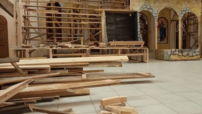 У Тернополі встановлюють найбільшу в Україні Різдвяну шопку У Тернополі встановлюють найбільшу в Україні Різдвяну шопку