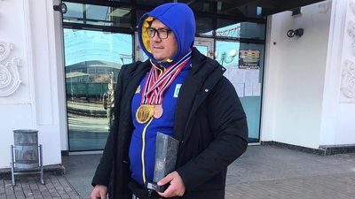 Олексій Бичков шестикратний чемпіон світу з пауерліфтингу Олексій Бичков шестикратний чемпіон світу з пауерліфтингу
