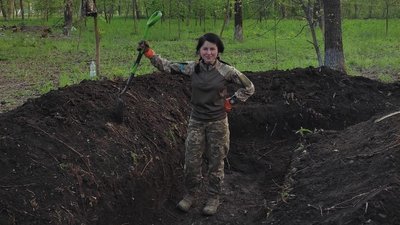 Студентка ПНУ та операторка дрона 102 бригади Ольга на позивний Маруся Студентка ПНУ та операторка дрона 102 бригади Ольга на позивний Маруся