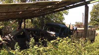Обстріли згорілі автівки Часів Яр Донецька область Обстріли згорілі автівки Часів Яр Донецька область