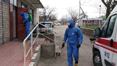 У Нововоронцовському районі Херсонщини рятувальники продезінфікували вулиці У Нововоронцовському районі Херсонщини рятувальники продезінфікували вулиці