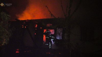 У селі на Житомирщині горів будинок: врятувати власника не вдалося
