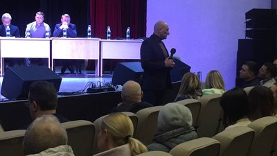 У Черкасах члени сімей загиблих та представники міської ради обговорили проєкти надгробків захисникам У Черкасах члени сімей загиблих та представники міської ради обговорили проєкти надгробків захисникам