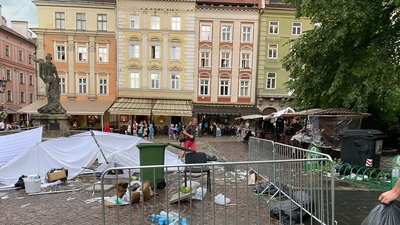 Потопи, повалені дерева і пошкоджені будинки: що стихія наробила в Україні