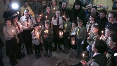 В Запоріжжя привезли Віфлеємський вогонь В Запоріжжя привезли Віфлеємський вогонь