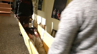 Гамак можна використовувати як ноші Гамак можна використовувати як ноші